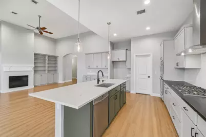 10015 Goliad Drive, Mont Belvieu, TX 77523 - Photo 14