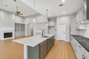 10015 Goliad Dr, Mont Belvieu, TX 77523 - Photo 14