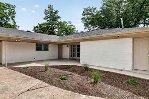 317 N Madison St, Madisonville, TX 77864 - Photo 22
