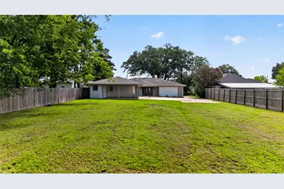 317 N Madison Street, Madisonville, TX 77864 - Photo 28