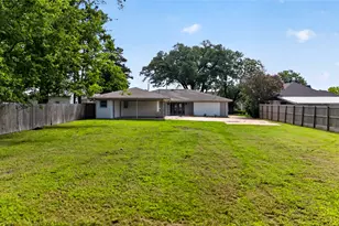 317 N Madison St, Madisonville, TX 77864 - Photo 28