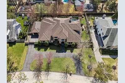 8 Greyton Lane, Bunker Hill Village, TX 77024 - Photo 42