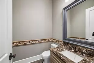 8 Greyton Ln, Bunker Hill Village, TX 77024 - Photo 22