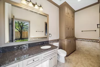8 Greyton Lane, Bunker Hill Village, TX 77024 - Photo 34