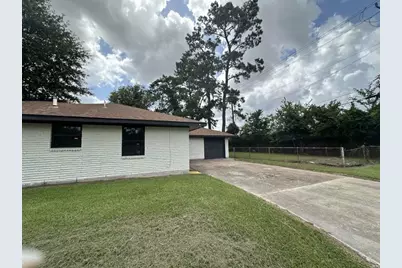 7451 Langley Road, Houston, TX 77016 - Photo 2