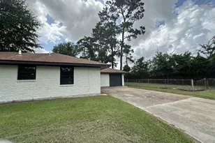 7451 Langley Rd, Houston, TX 77016 - Photo 2