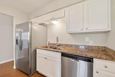 2301 7th Avenue N, Texas City, TX 77590 - Photo 6