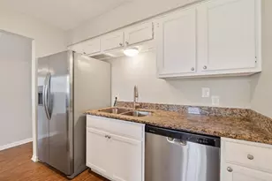 2301 7th Ave N, Texas City, TX 77590 - Photo 6