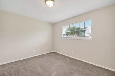 2301 7th Avenue N, Texas City, TX 77590 - Photo 12