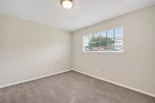 2301 7th Ave N, Texas City, TX 77590 - Photo 12