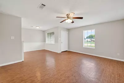 2301 7th Avenue N, Texas City, TX 77590 - Photo 4