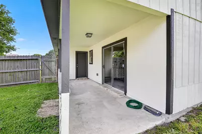 2301 7th Avenue N, Texas City, TX 77590 - Photo 16