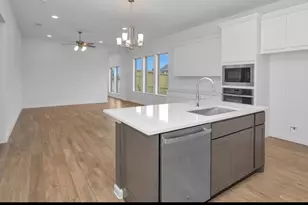 303 Eileen Dr, Rosenberg, TX 77471 - Photo 4