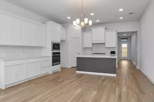 303 Eileen Dr, Rosenberg, TX 77471 - Photo 2