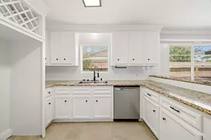 1310 Burning Tree Rd, Houston, TX 77339 - Photo 10