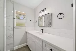 1310 Burning Tree Rd, Houston, TX 77339 - Photo 26