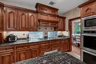 9934 Crestwater Cir, Magnolia, TX 77354 - Photo 16