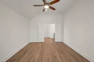 1911 Sleeping Hls Dr, Rosenberg, TX 77471 - Photo 16