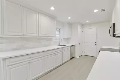 3230 Golden Leaf Drive, Houston, TX 77339 - Photo 12