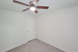 431 N Tinsley St, Angleton, TX 77515 - Photo 22