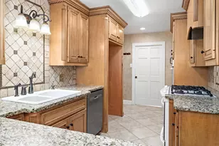 2707 Memphis Ave, Nederland, TX 77627 - Photo 12