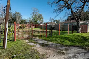 206 Oddo St, Houston, TX 77022 - Photo 4