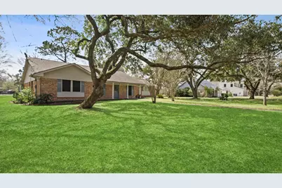 515 Fairdale Street Street, Friendswood, TX 77546 - Photo 2