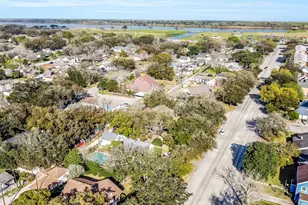 214 9th Ave N, Texas City, TX 77590 - Photo 34