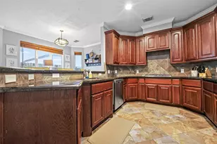 5425 Kiam St, Houston, TX 77007 - Photo 2