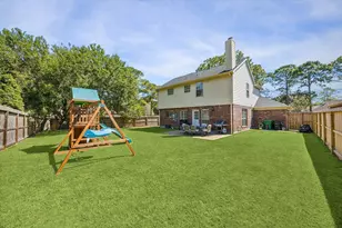 1043 Danforth Dr, Houston, TX 77062 - Photo 4