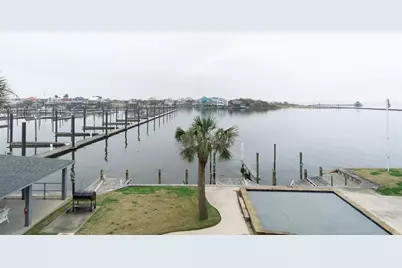 580 Pleasure Island Boulevard #207, Port Arthur, TX 77640 - Photo 2