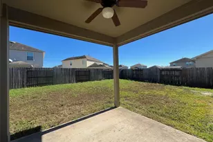 10126 Larch Creek Ct, Houston, TX 77044 - Photo 22
