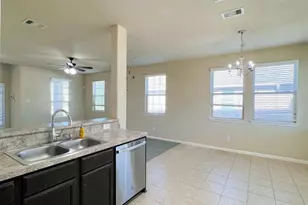 10126 Larch Creek Ct, Houston, TX 77044 - Photo 6