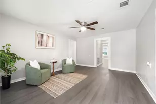9210 Compton St, Houston, TX 77016 - Photo 2