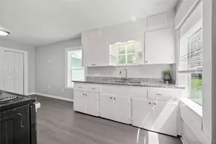 9210 Compton St, Houston, TX 77016 - Photo 16