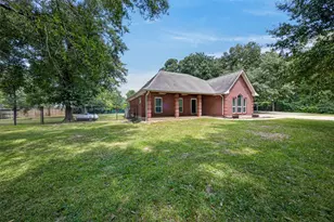 822 Sentinel Oaks, Pinehurst, TX 77362 - Photo 4