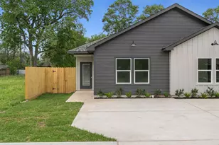 1026 Junell St, Houston, TX 77088 - Photo 2