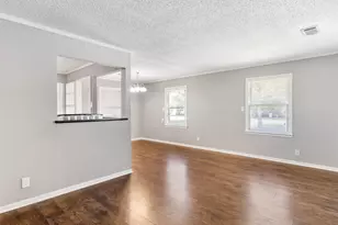 1929 Magnolia Dr, La Marque, TX 77568 - Photo 2