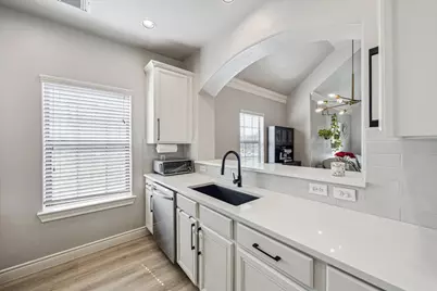 2947 Clinton Drive, Houston, TX 77020 - Photo 8