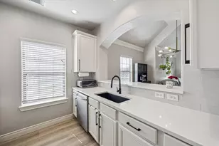 2947 Clinton Dr, Houston, TX 77020 - Photo 8