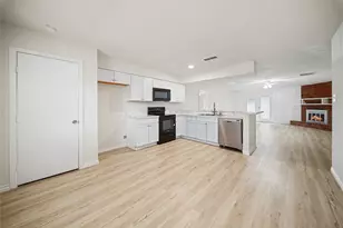 8606 Parkhill Forest Dr, Houston, TX 77088 - Photo 16