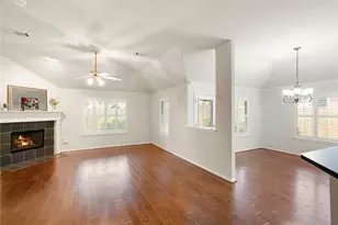 219 Spencer Landing E, La Porte, TX 77571 - Photo 8