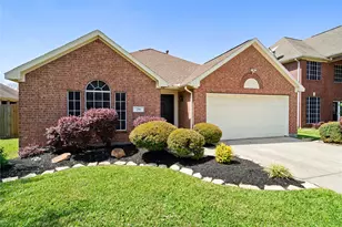 219 Spencer Landing E, La Porte, TX 77571 - Photo 4