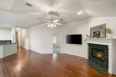 219 Spencer Landing E, La Porte, TX 77571 - Photo 12