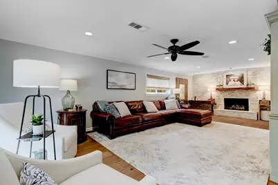 1618 Hillendahl Boulevard, Houston, TX 77055 - Photo 10