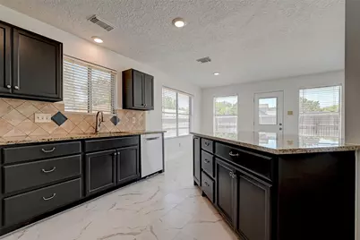 16015 Surrey Woods Drive, Friendswood, TX 77546 - Photo 28