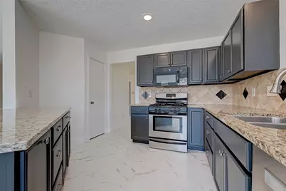 16015 Surrey Woods Drive, Friendswood, TX 77546 - Photo 24