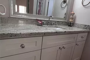 2100 Commonwealth St, Houston, TX 77006 - Photo 18