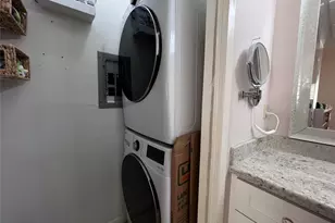 2100 Commonwealth St, Houston, TX 77006 - Photo 24