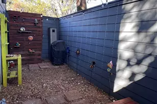 2100 Commonwealth St, Houston, TX 77006 - Photo 28